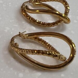 Elegant Gold Hoop Earrings